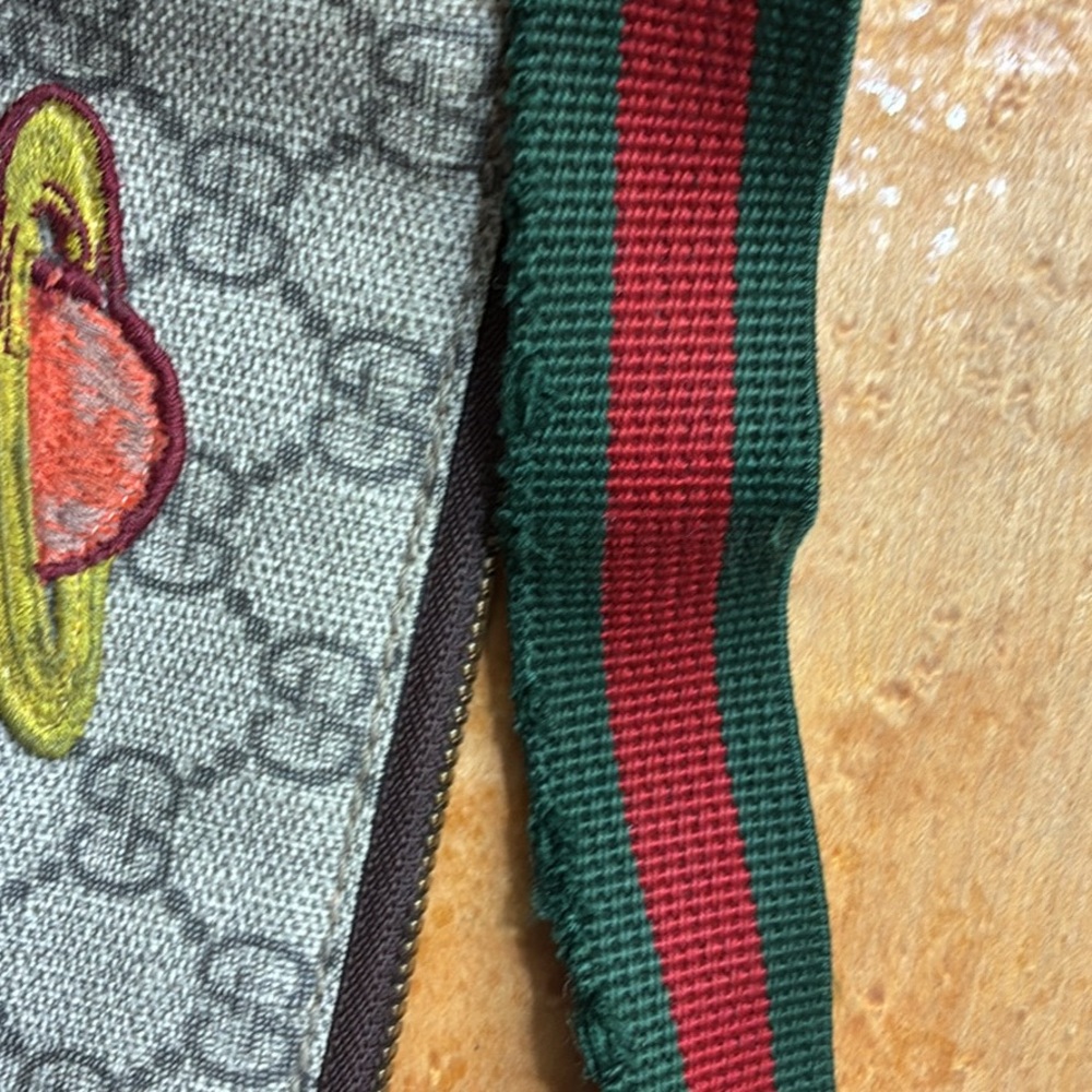 Ladies Gucci Tiger Sticker Crossbody Bag - Picture 7 of 10